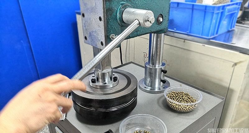 首饰加工设备有哪些？珠宝工厂常用设备解析（磨珠机详解）